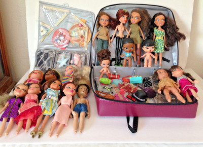 Bratz Huge 17 Doll Lot~ Carrying Case Dolls Accessories-2000's