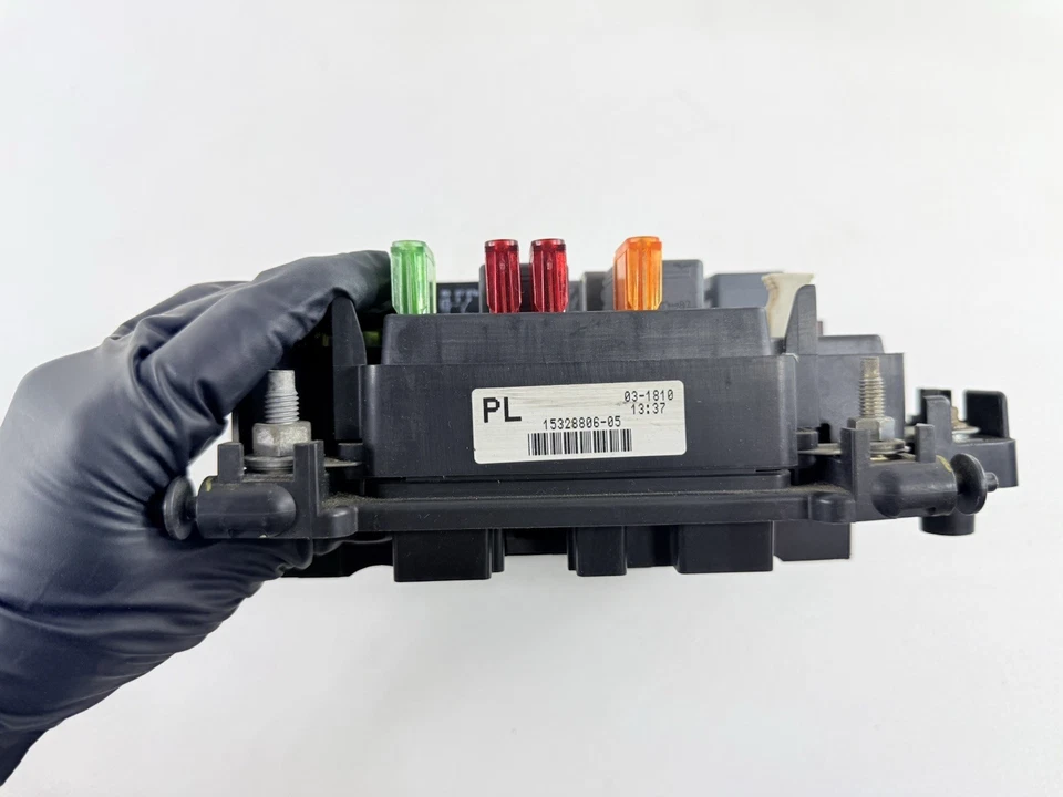 2000-2002 Chevy Silverado Sierra Fuse Box Junction Block 15328806-05 OEM - Image 4 of 4