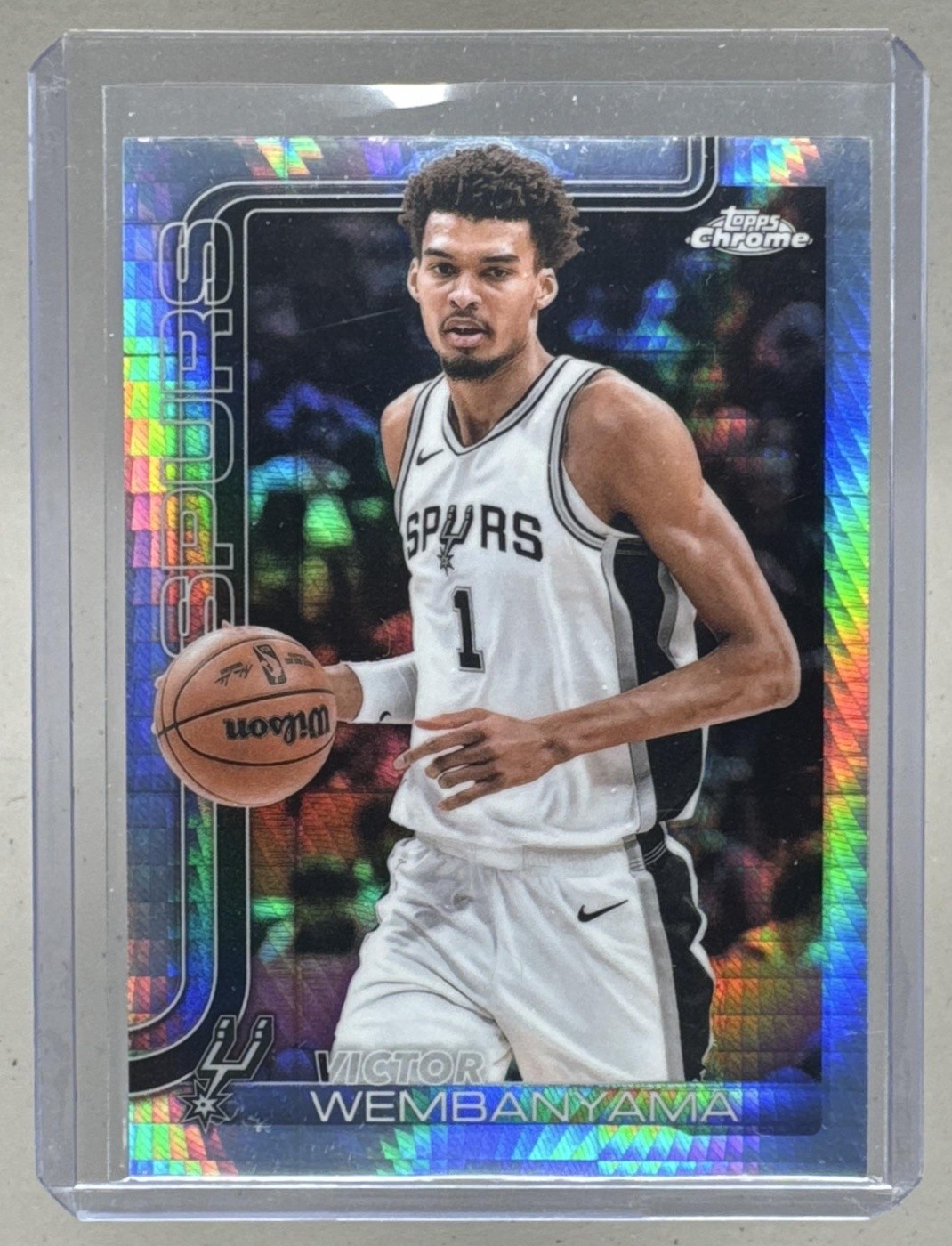 Victor Wembanyama 2025 Topps Chrome #221 Prism Refractor