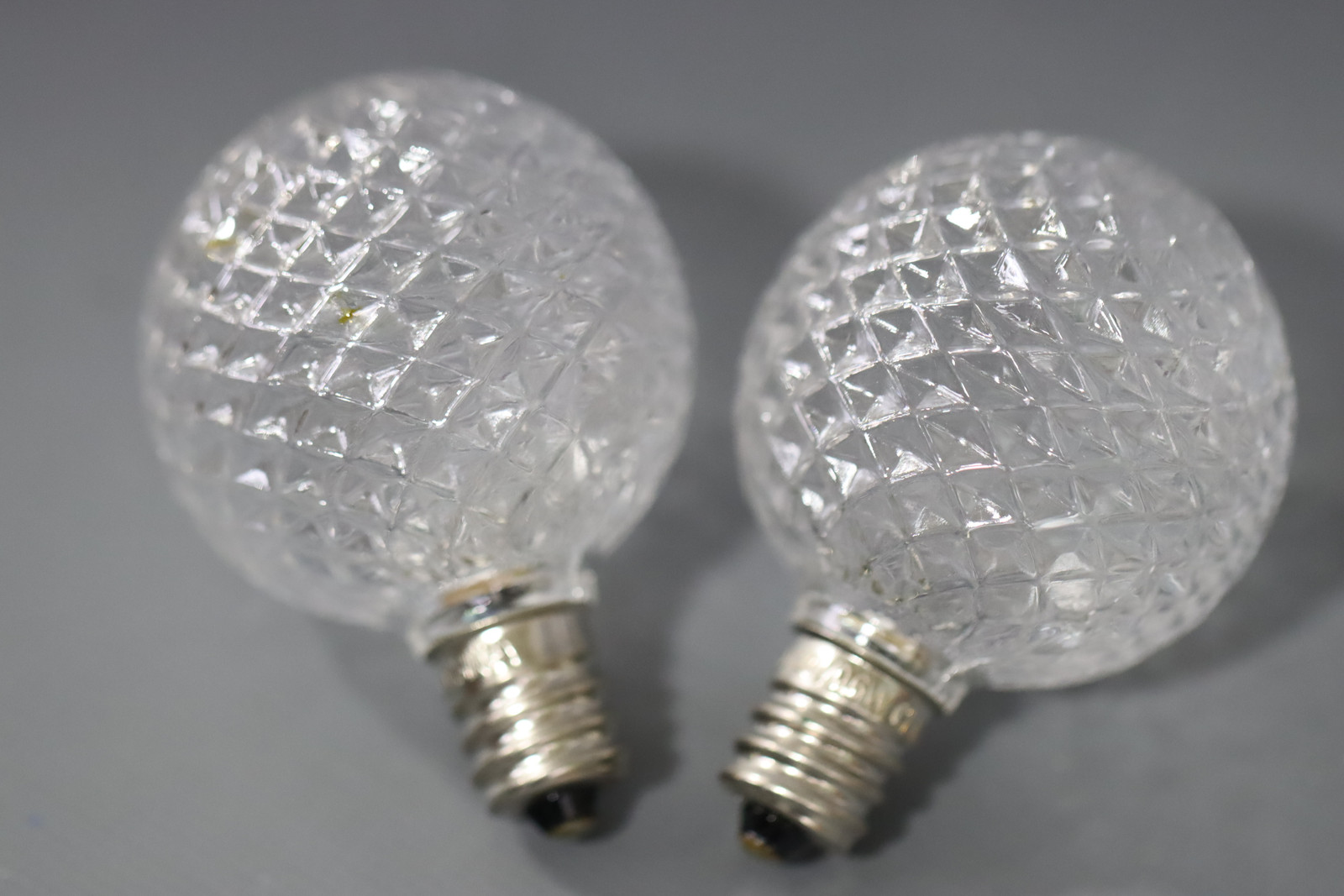 Vickerman G40 LED Cool White Bulb E12 Nickel Base 45W - Pack