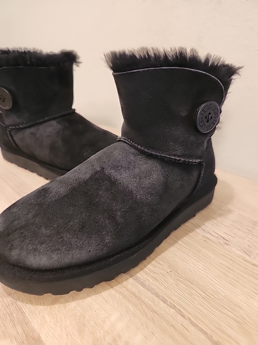 UGG Women's Mini Bailey Button II Boot Size 10 Black