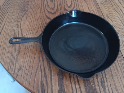 Vintage GRISWOLD Cast Iron Skillet # 9 Erie PA