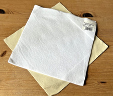 Confezione Sgombero di Quadrati in Feltro Crema/Bianco, 22cmx22cm x 4 Pezzi