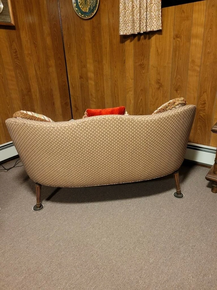 双人沙发 53 英寸定制意大利凹槽腿泡沫和羽绒 PU 全新 Fairfield Ct — 第 3/4 张图片