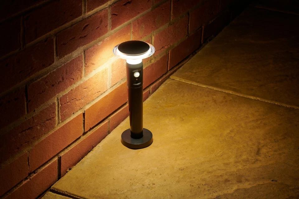 Auraglow Wireless PIR Motion Sensor Compact LED Weatherproof Garden Path Lights - Image 4 of 4
