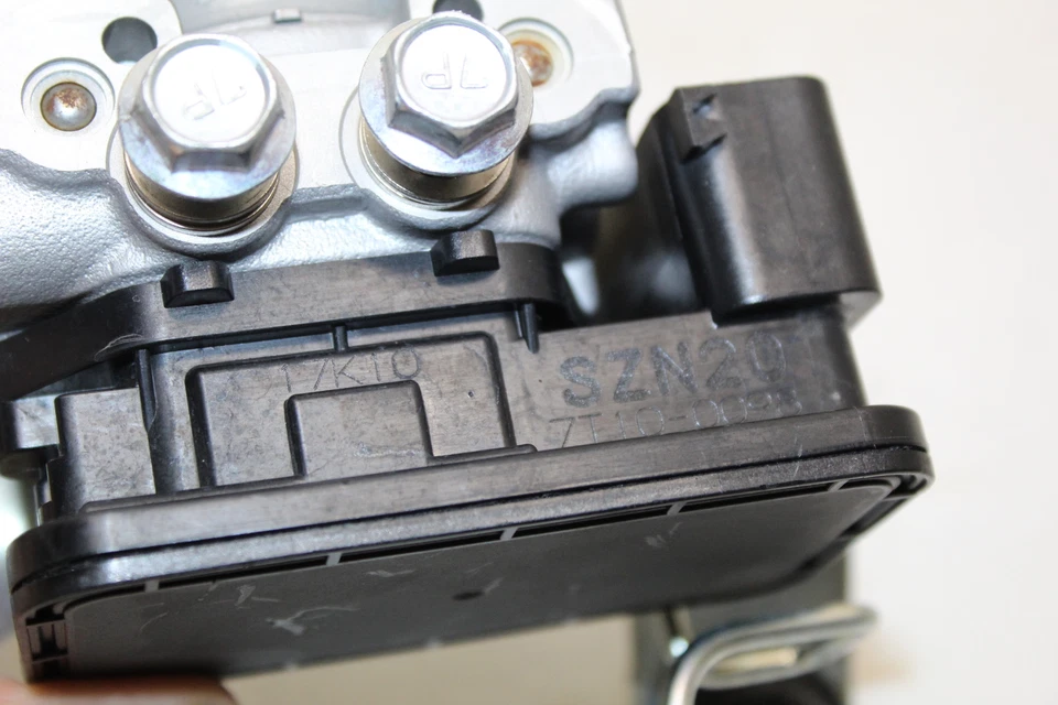 Módulo de unidad de bomba ABS Suzuki GSXR1000R 2018 17-23 Foto 2 de 4