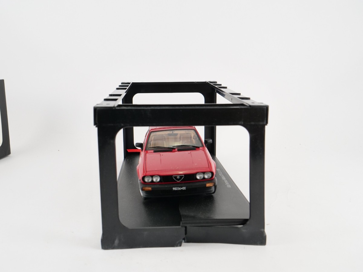 値下げしました！AUTOart 1/18 Alfetta GTV 2.0 AUTOart 1:18 Alfa Romeo Alfetta GTV 2.0 Year 1980 red 70146