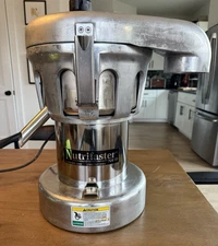 Nutrifaster N450 Commercial Fruit and Vegetable Juicer