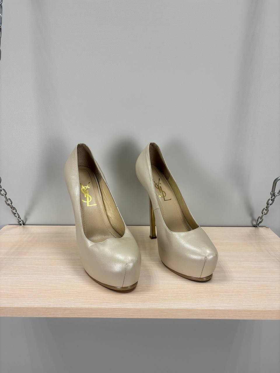 Tacchi donna Yves Saint Laurent taglia 39 colore beige