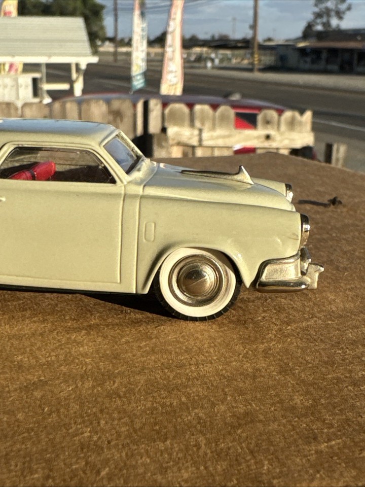 Brooklin 1:43: Studebaker Champion Starlight Coupé, 1952 (Neu (gemäss