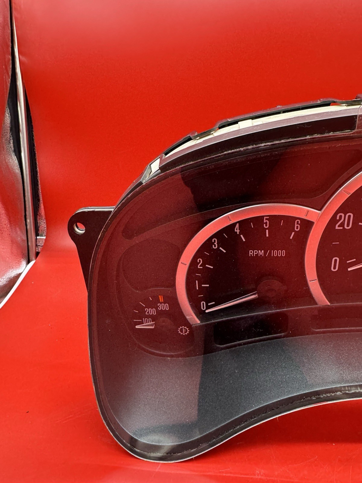 2003 - 2006 CADILAC ESCALADE GAUGE CLUSTER OEM