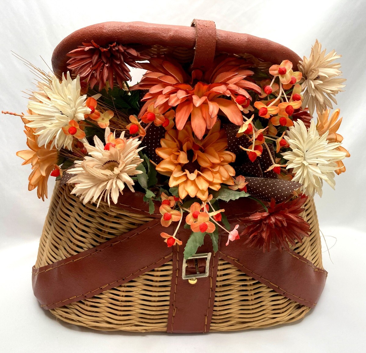 Vntg Wicker Fisherman’s Trout Fishing Willow Fishing Basket Fall Floral  Decor