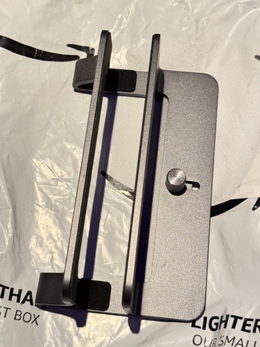 UGREEN Vertical Laptop Stand Holder for Desk Compatible with upto 17.3 Inch laps - Photo 2/3