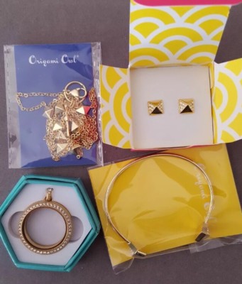Authentic Origami Owl Studded In Gold Locket Set HOSTESS