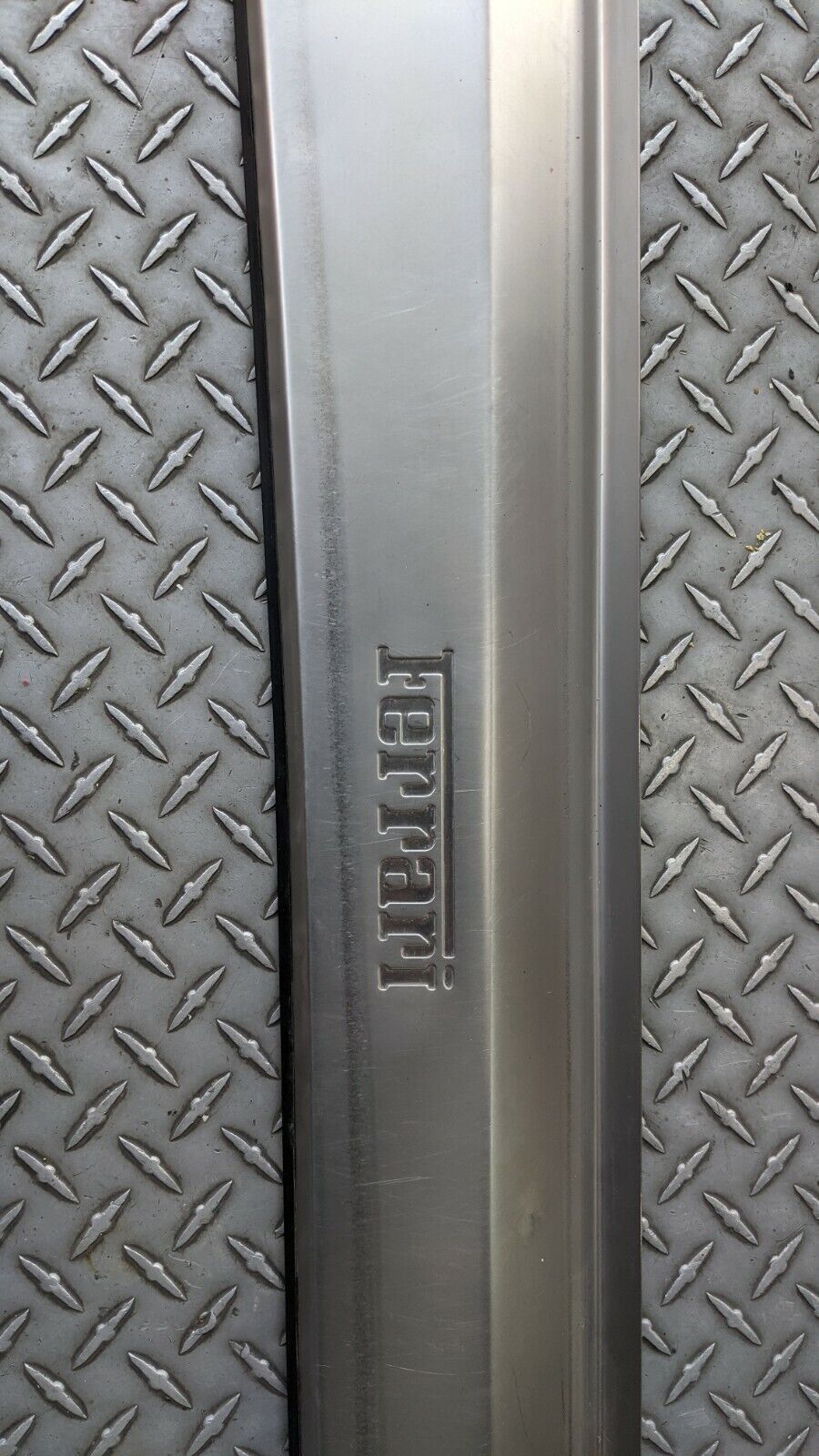 FERRARI 360 SPIDER PARTS LEFT DOOR KICK PLATE SILL RUNNING 68146600