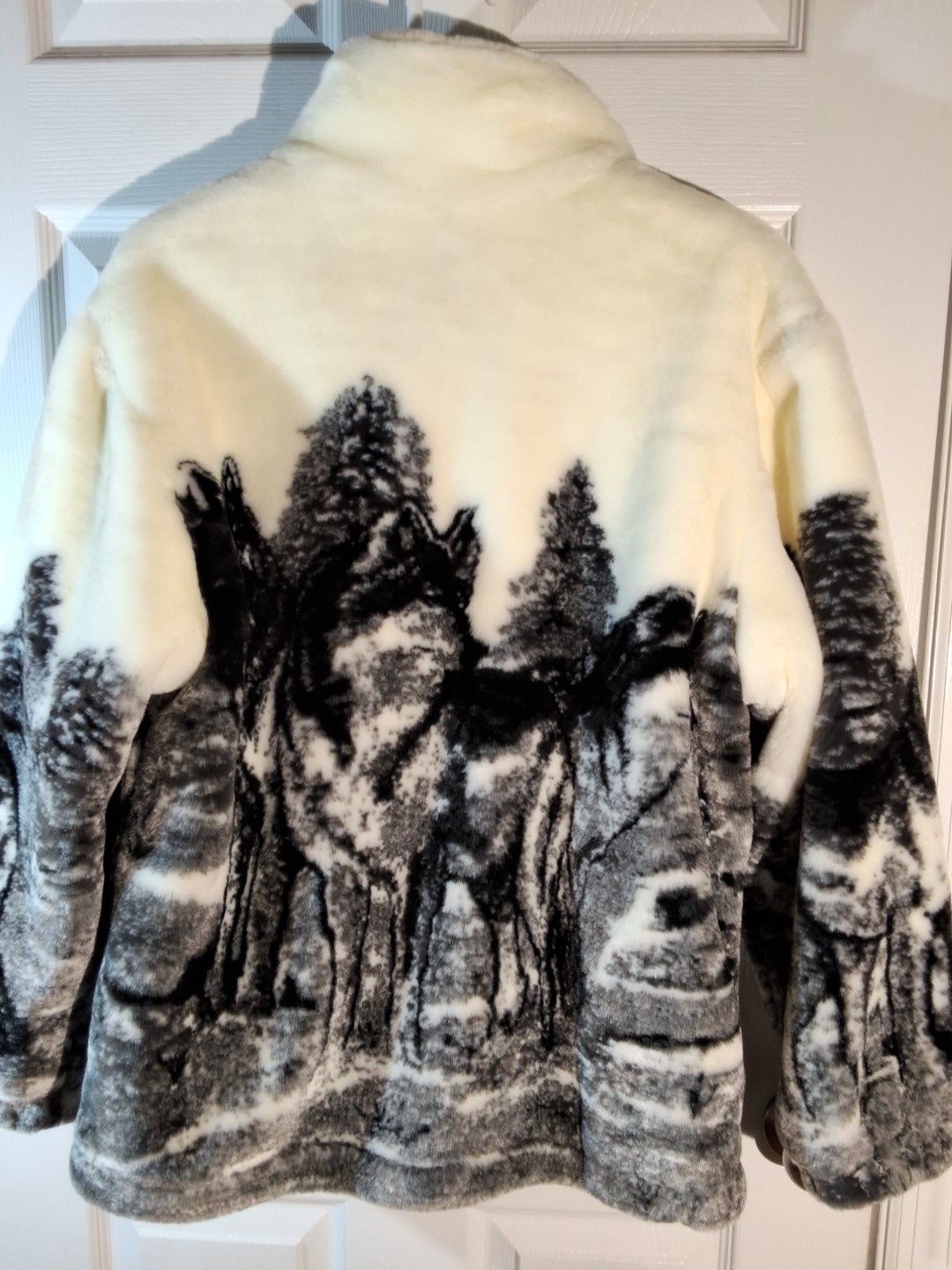 Ameri Mode White/Black Wolf Pattern Faux Fur Coat… - image 2