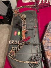  Mathews Z7 Extreme | Right Hand | 70lb Limbs | 30" Draw Length | Loaded 