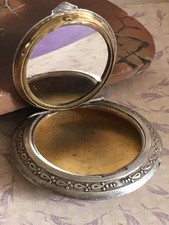 ANCIENNE BOITE POUDRIER EN LAITON ARGENTE 1900's