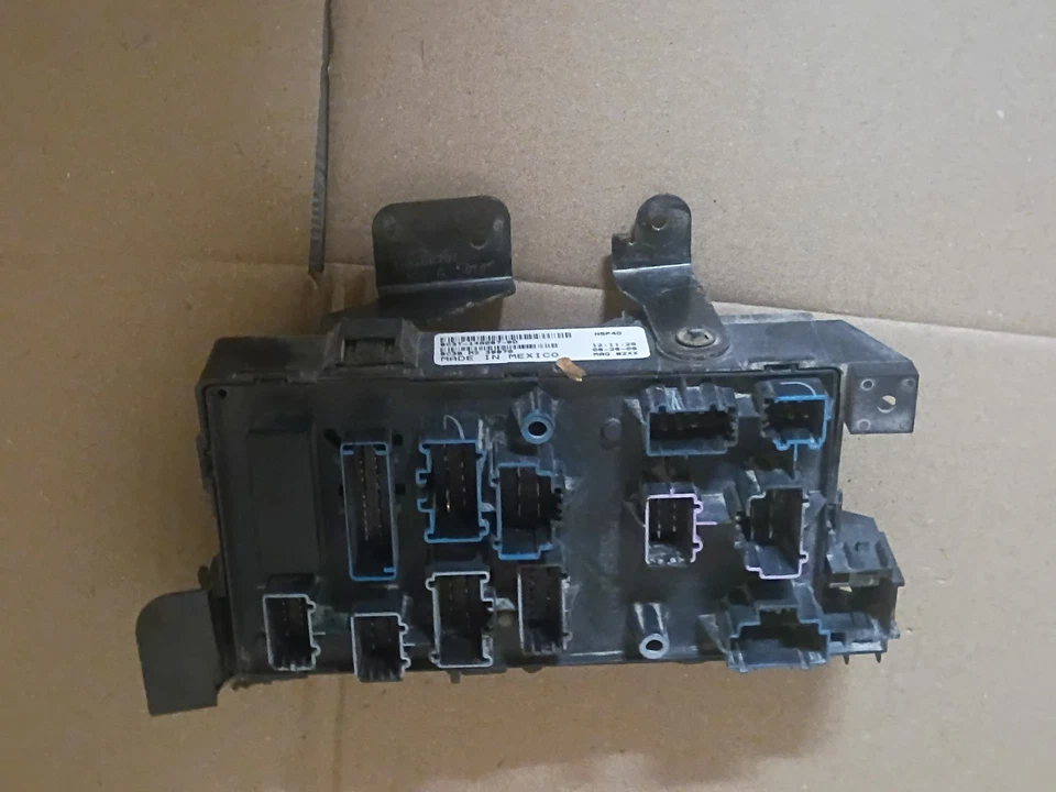 Ford F250 F350 2005-2007 bajo tablero caja de fusibles P/N 6C3T-14A067-BD Foto 4 de 4