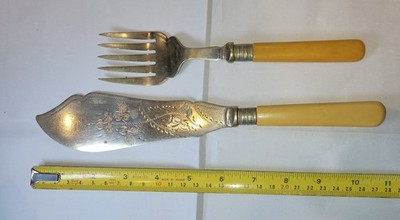 Antikes galvanisiertes Neusilber Fisch Serviermesser und Gabel.