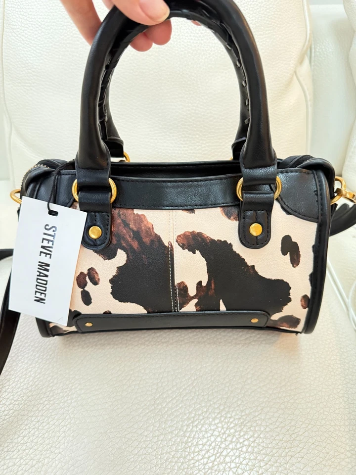 НОВЫЙ С ЯРЛЫКАМИ STEVE MADDEN BGOMEZ ЧЕРЕЗ ПЛЕЧО СУМКА W СЕРДЦЕ СОБАКИ ПОДВЕСКА КОЛЬЦО ДЛЯ КЛЮЧЕЙ - Изображение 2 из 4