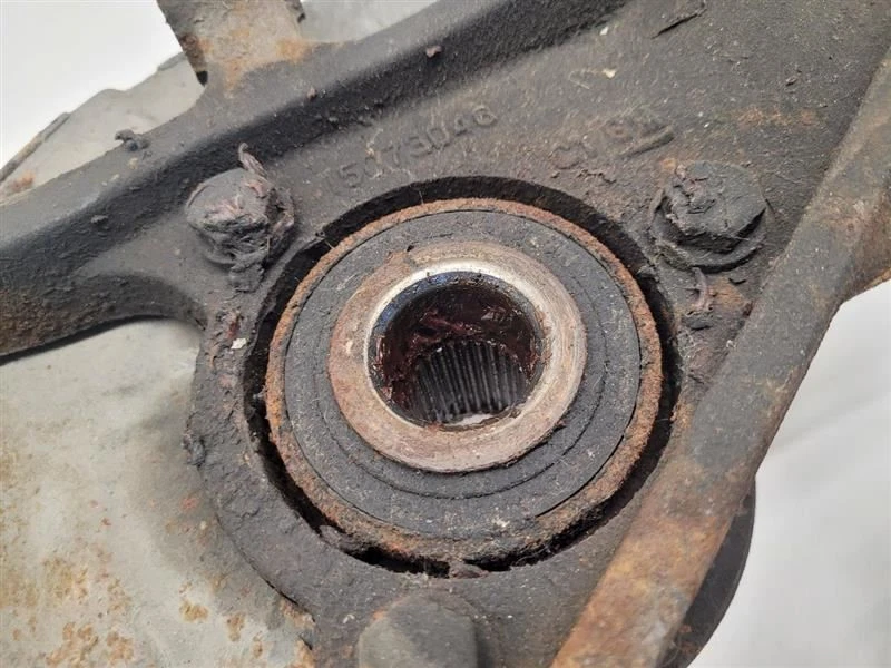 Nudillo delantero izquierdo conductor GMC ENVIY XUV 2004-2005 18060689 Foto 3 de 4