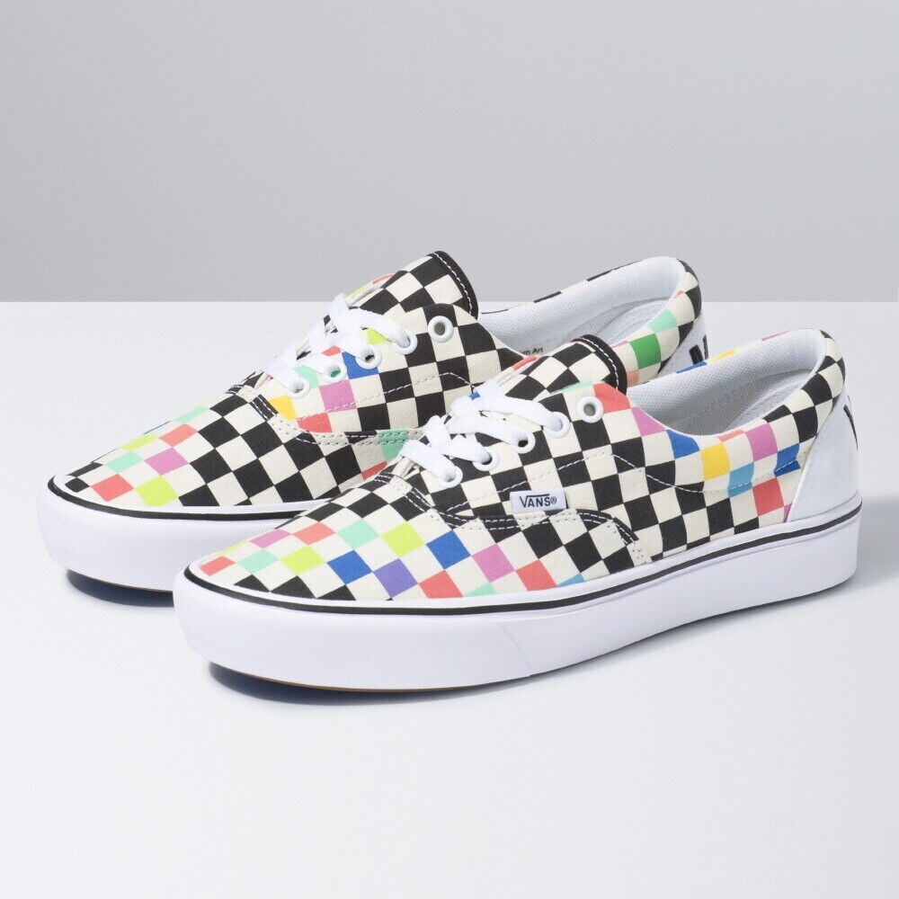 Vans x MoMA UA Comfycush Old Skool Women 7 White Black Vans MoMA x ComfyCush Old Skool  main image 4