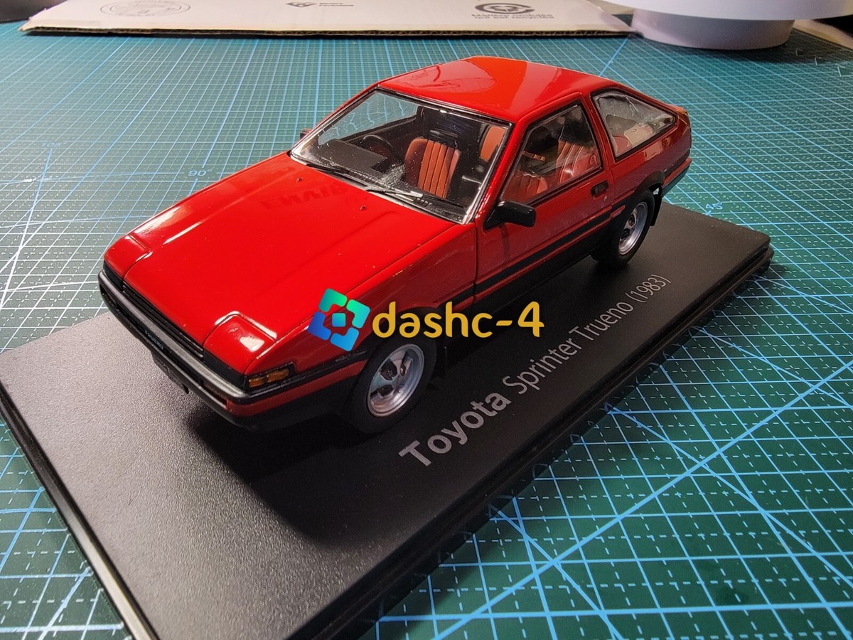 Toyota Sprinter Trueno 1983 2 Open Door 1:24 Scale Die-Cast Model 