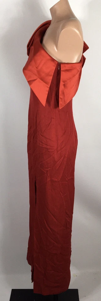 Maxi Vestido Largo Vintage Lillie Rojo Rubí Un Hombro Lazo Ajuste y Acampanado 6 Foto 4 de 4