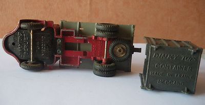 DINKY TOYS 34B - Plateau BERLIET avec container (vintage 1960) – Antique MarcBea