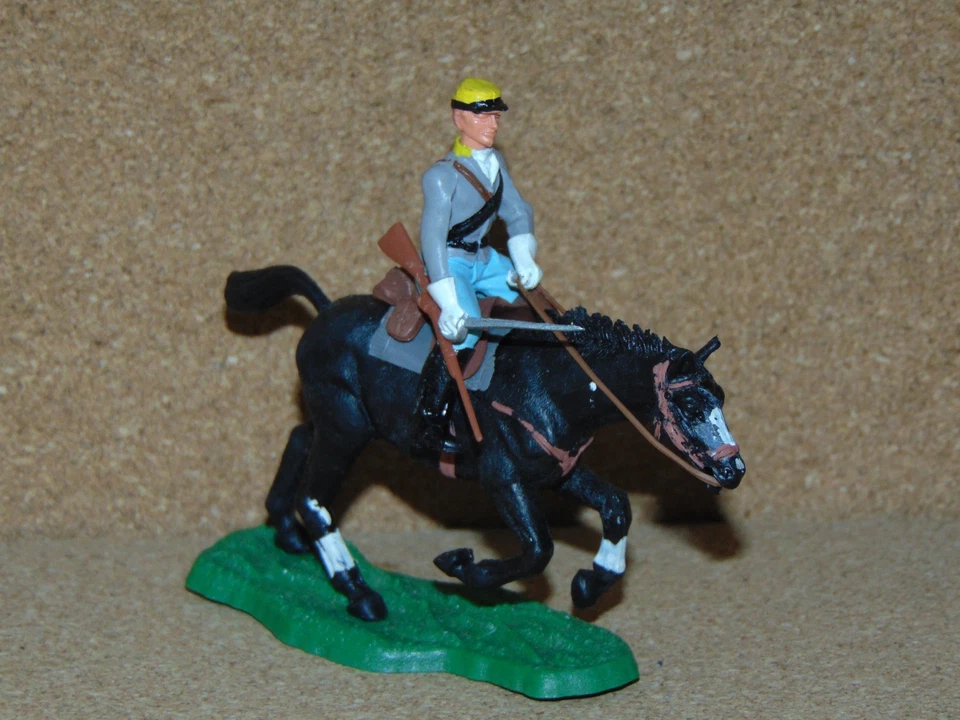 BRITAINS SWOPPET EYES RIGHT ACW CONFEDERATE MOUNTED X2 PLUS OAK TREE - Image 3 of 4