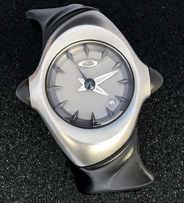 Vintage Oakley 1.0 Bullet Crush Watch Black Y2K Silver Face