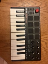 Akai Professional MPK Mini Play MK3 Portable 25-Key Keyboard
