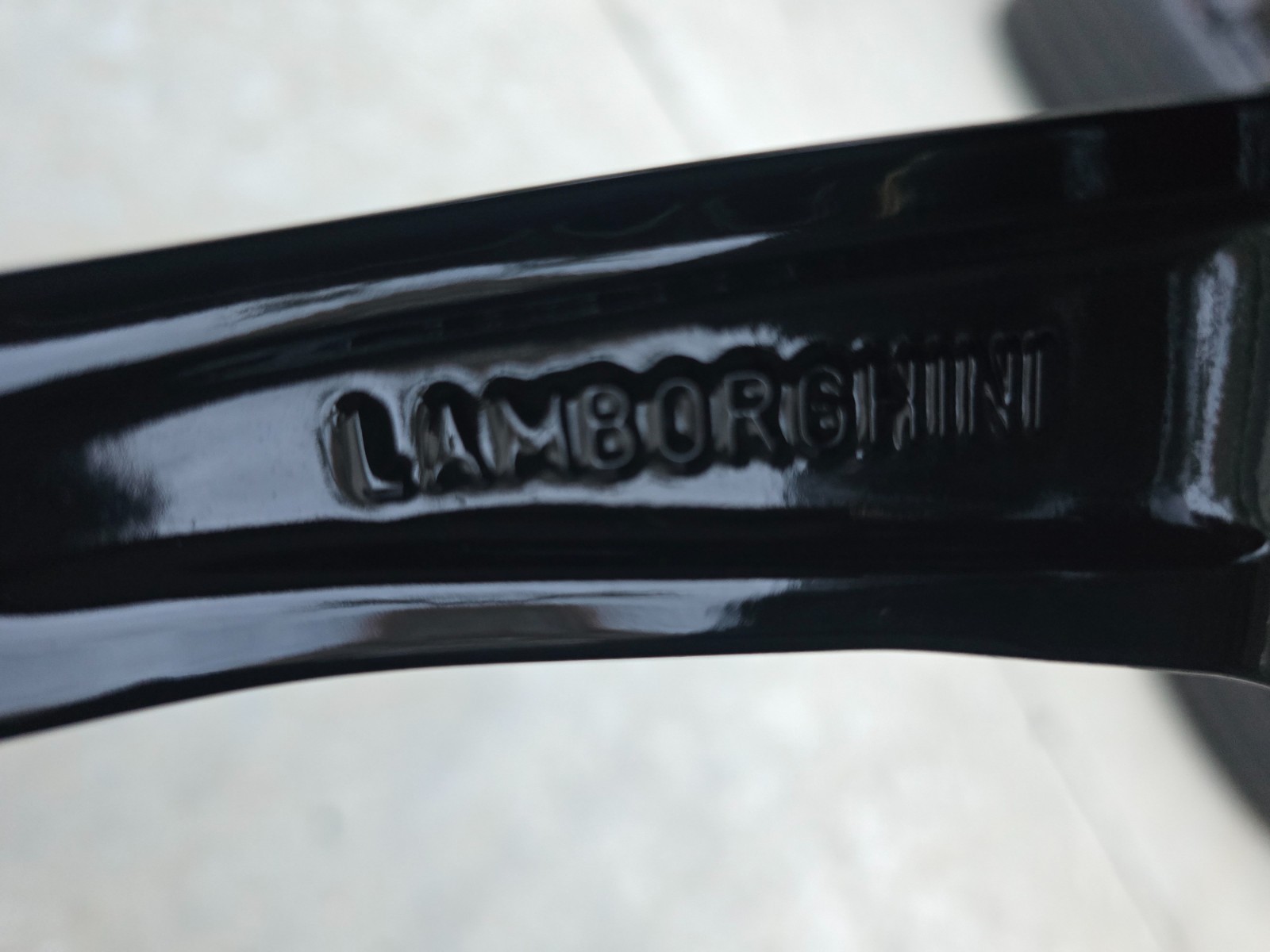 2025 23" Lamborghini URUS black OEM factory wheels