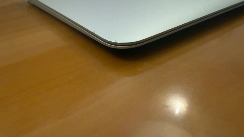 Apple MacBook Air 13" 2017 · i5 · 8GB · 128GB, foto 2 di 5