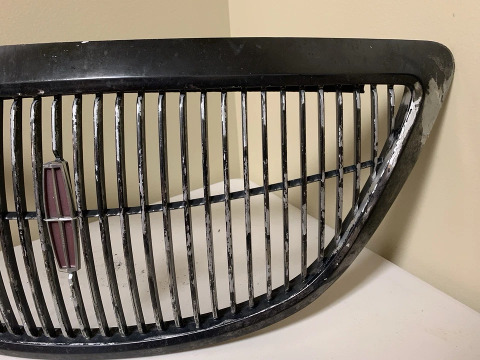 Conjunto de parrilla delantera Lincoln Mark VIII 1997-1998 Foto 3 de 4