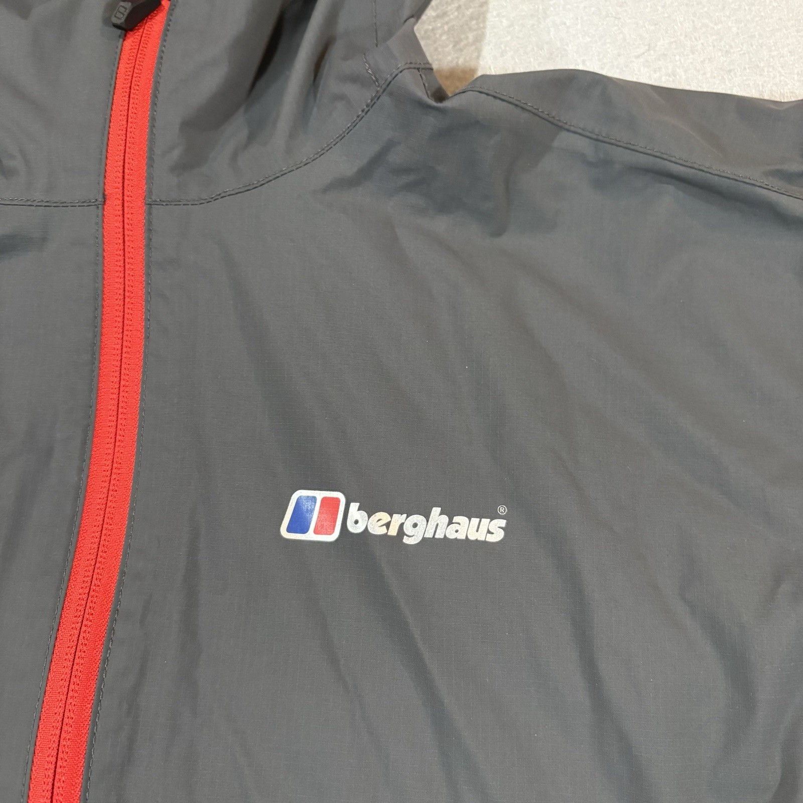 Berghaus Hydroshell Rainproof Jacket Coat Mens Gr… - image 3