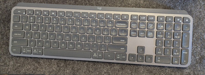 Logitech MX Keys Full Size Wireless includes USB C Cable, w/o dongle