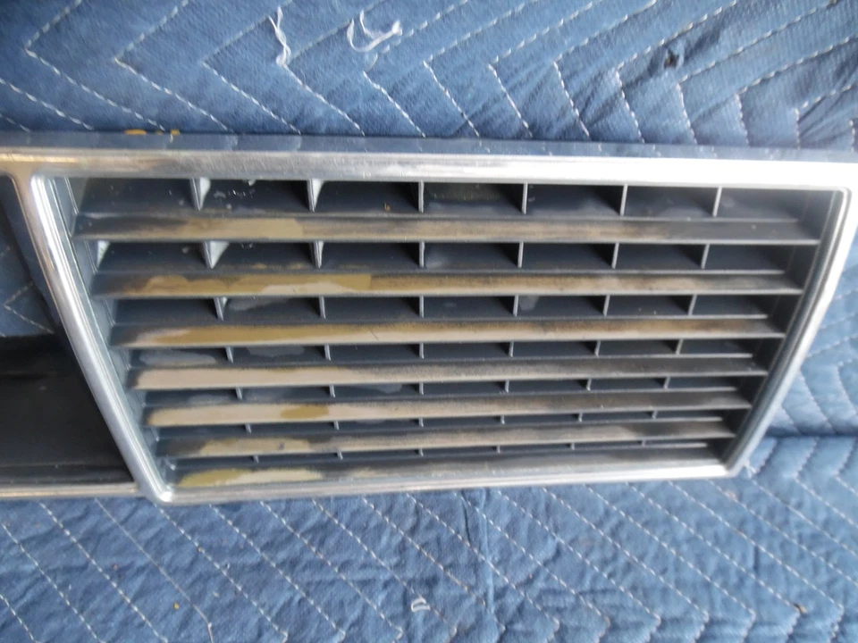82 - 84 Pontiac 6000 RIGHT grille headlight bezel OEM SUPER NICE - Image 3 of 4