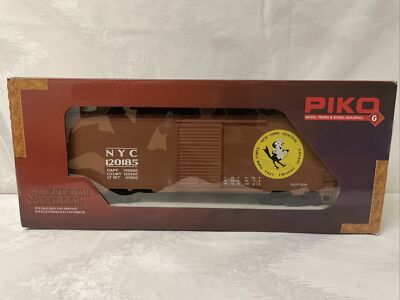 Piko 38874 NYC  Boxcar 120185
