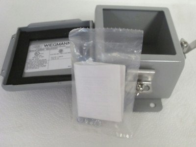 Hubbell/Wiegmann  BN4040403CH  NEMA 4 JIC Continuous Hinged Wall-Mount Enclosure