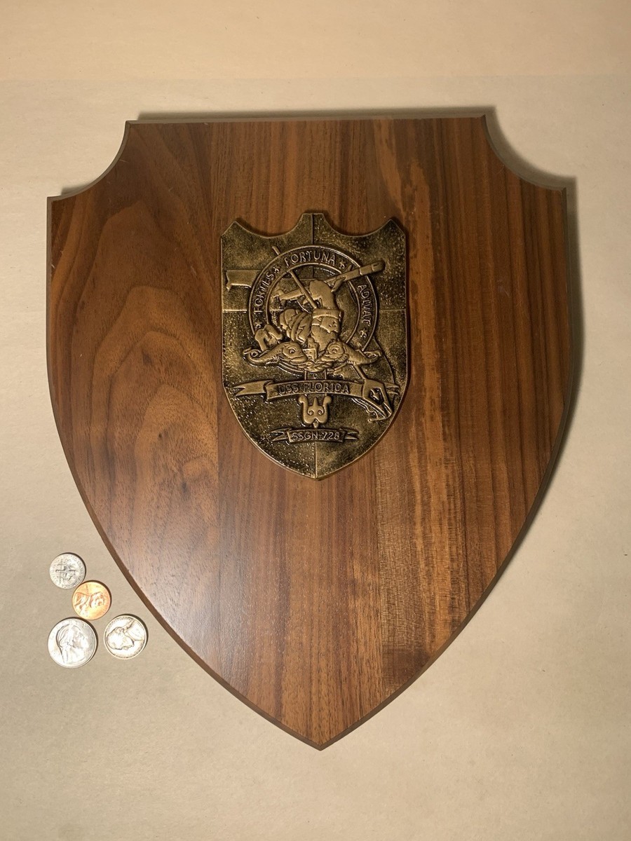 「Ｕ．Ｓ．Ｎ．ＰＯＲＴＳＭＯＵＴＨ」刻印リングと取付られた鍵５本（米海軍関連） U．S．N．PORTSMOUTH」刻印リングと取付られた鍵5本（米