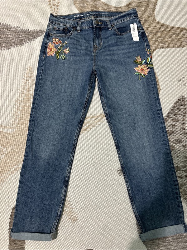 NWT Old Navy Boyfriend Straight/Deoit Embroidered Jeans Size 4