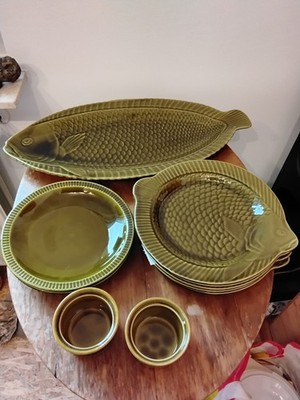 Fisch-Set aus 6 Tellern, Platte und Schalen Sarreguemines  Fayence  grün