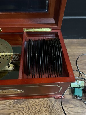 Holiday Music Box Mr. Christmas Symphonium all 16 discs Wooden