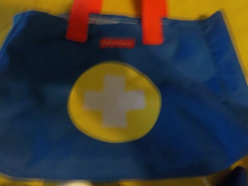 Fisher Price Blue Doctors Medical Kit Bag mit 9 Zubehörteilen - Bin R - Bild 4 von 6
