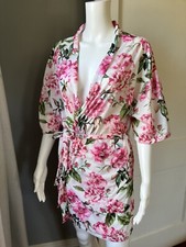 Show Me Your MuMu Robe Brie Garden Of Rose Blooms Floral Short Sleeve One Size