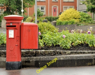 Foto 6x4 Pillar Box und Drop Box, Coleraine Colepaine Drop Box und EIIR c2012