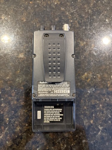 RadioShack Pro-79 Scanning Receiver NO BATTERY HOLDER - Zdjęcie 3 z 5