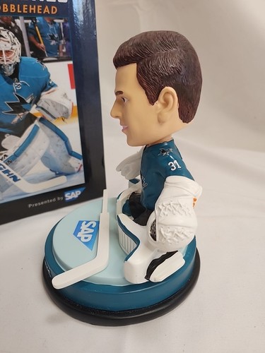 Exclusive 2016-17 Martin Jones San Jose Sharks Bobblehead 11/26/2016 giveaway - Picture 8 of 17